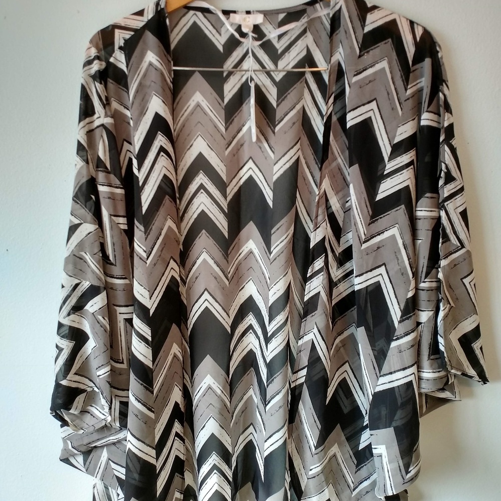 Charming Charlie black and white kimono